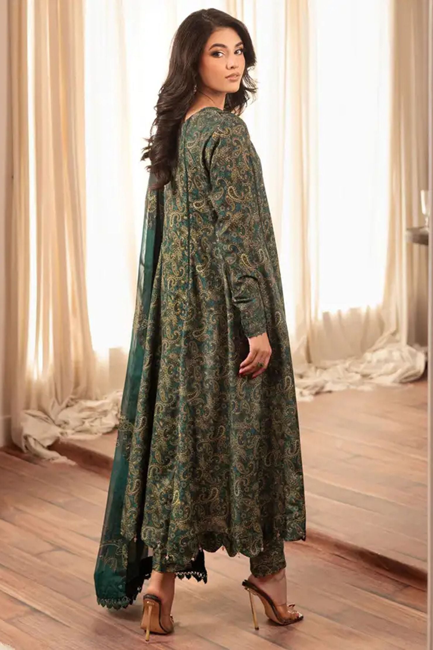 Emerald Green Paisley Printed Lawn 3-Piece Suit | Luxe Heritage Collection |
