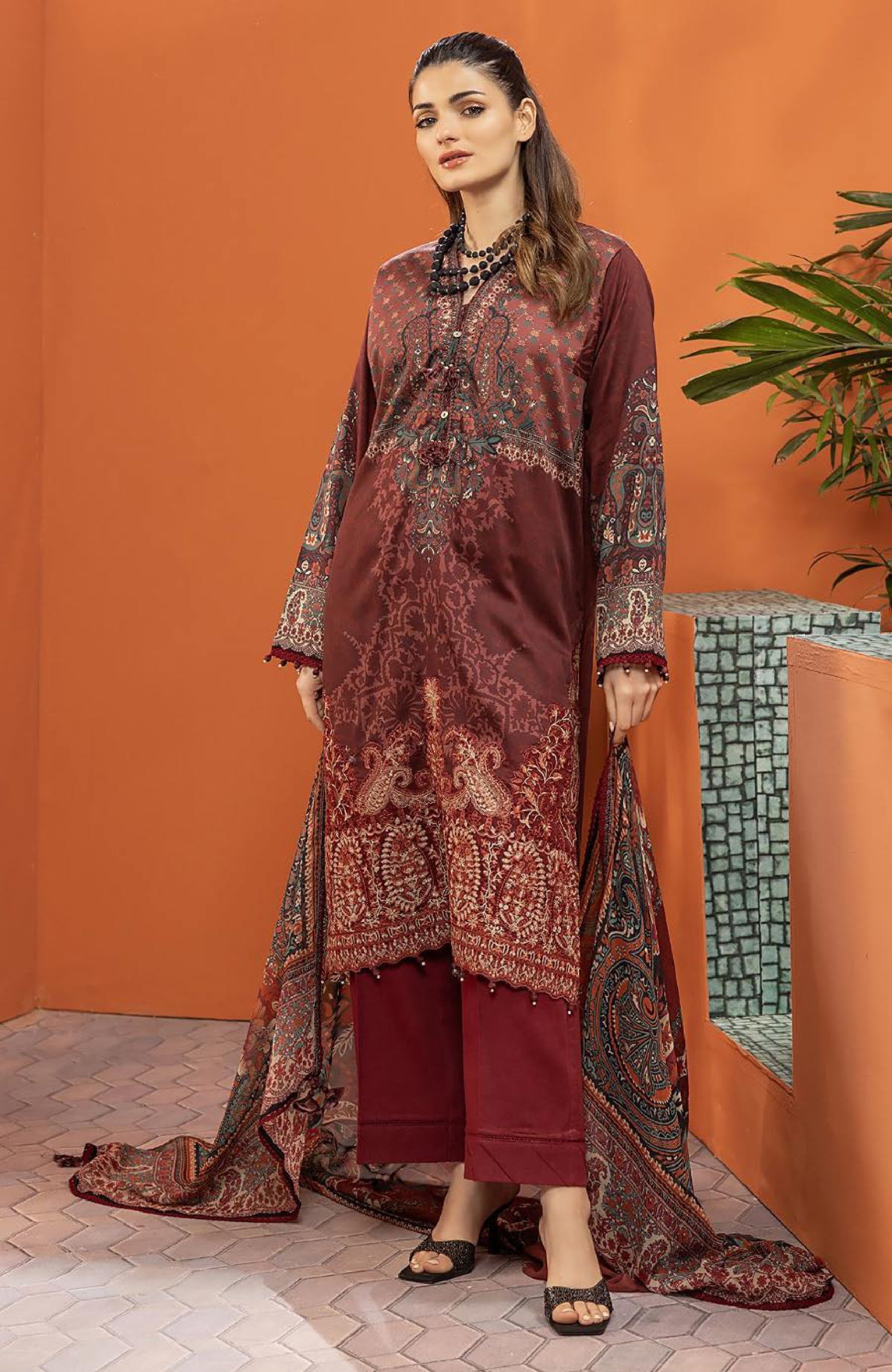 Khaadi Lawn – BANA DORA 2025 (Crimson Paisley 3-Piece Suit)
