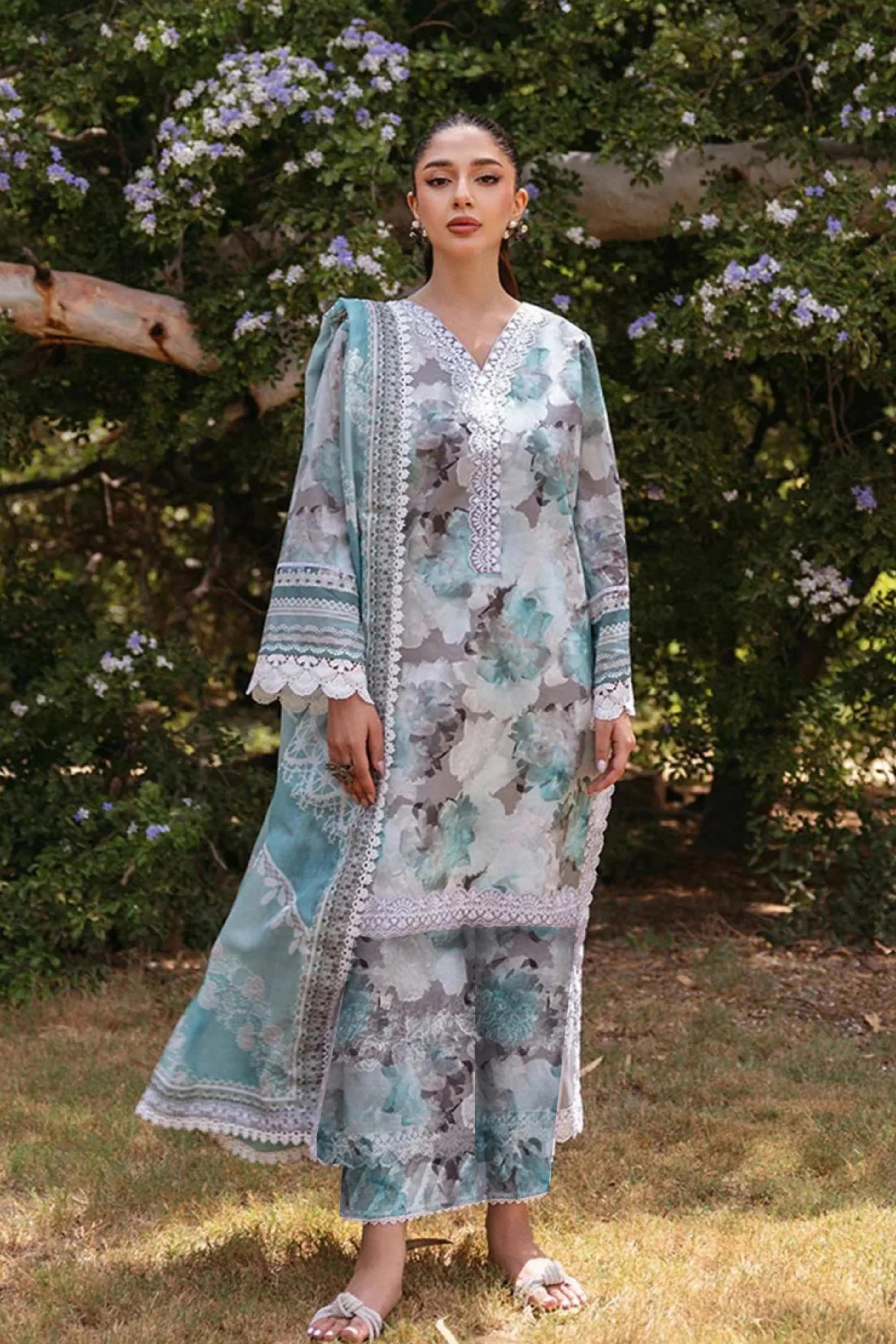Zainab Chottani Lawn – Bana Dora 2025 (Aqua Blossom 3-Piece Suit)
