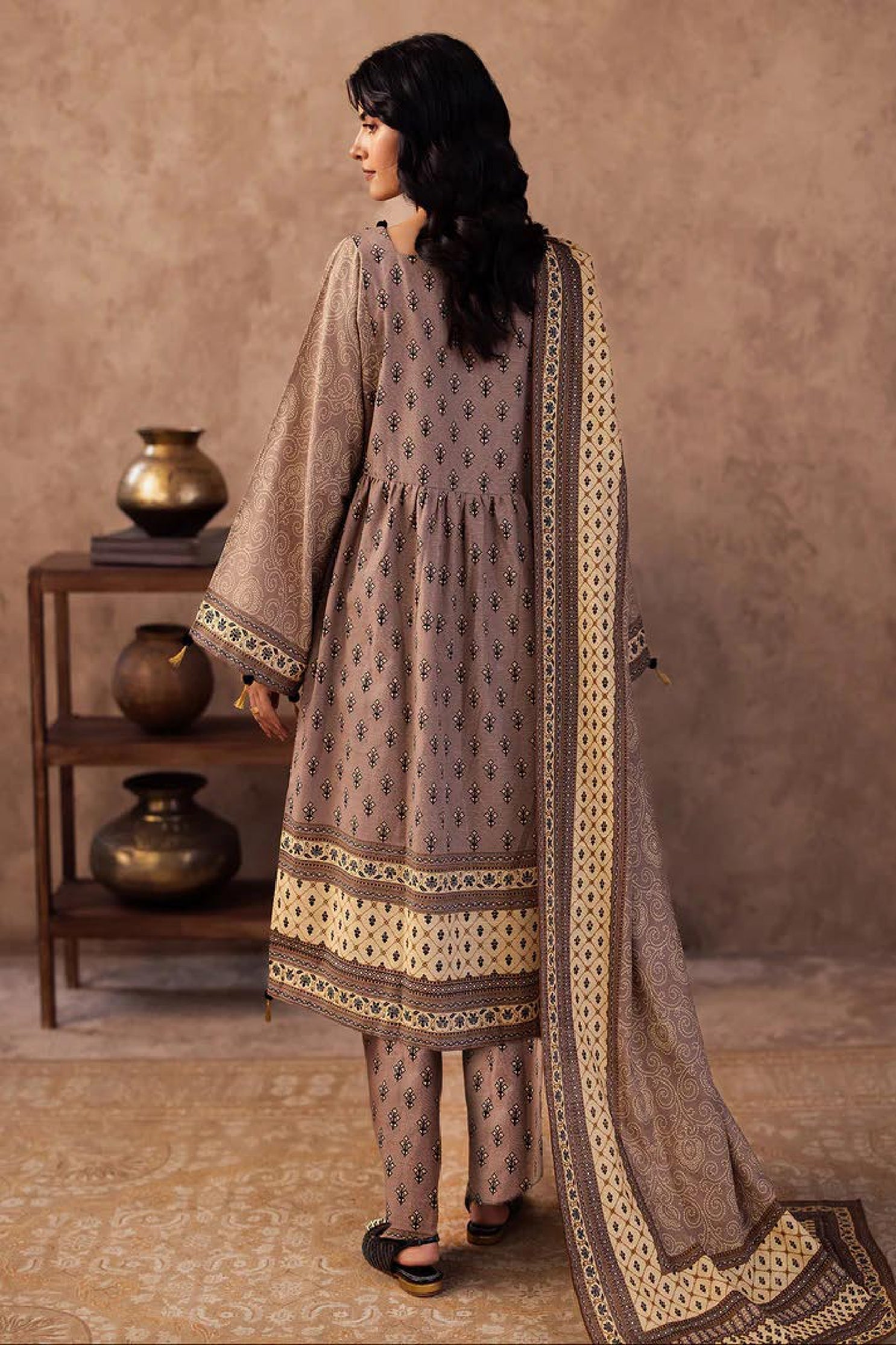 Zellbury Lawn – Bana Dora 2025 (Beige & Brown Ethnic 3-Piece Suit)