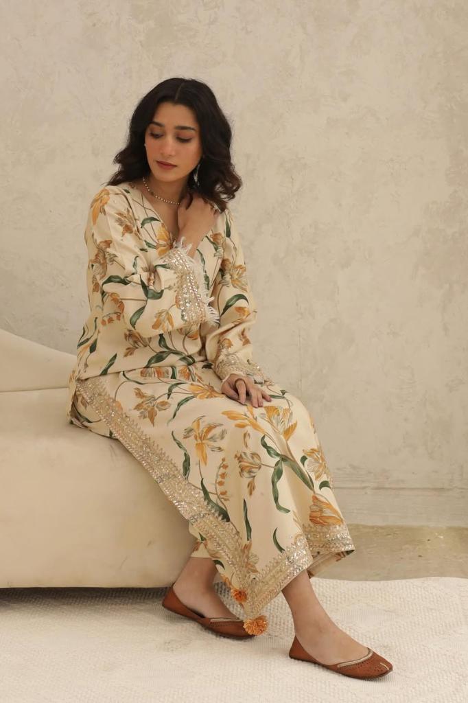 DYOT LAWN PRINTED EMBROIDERY DRESS 2 PIECE 2322
