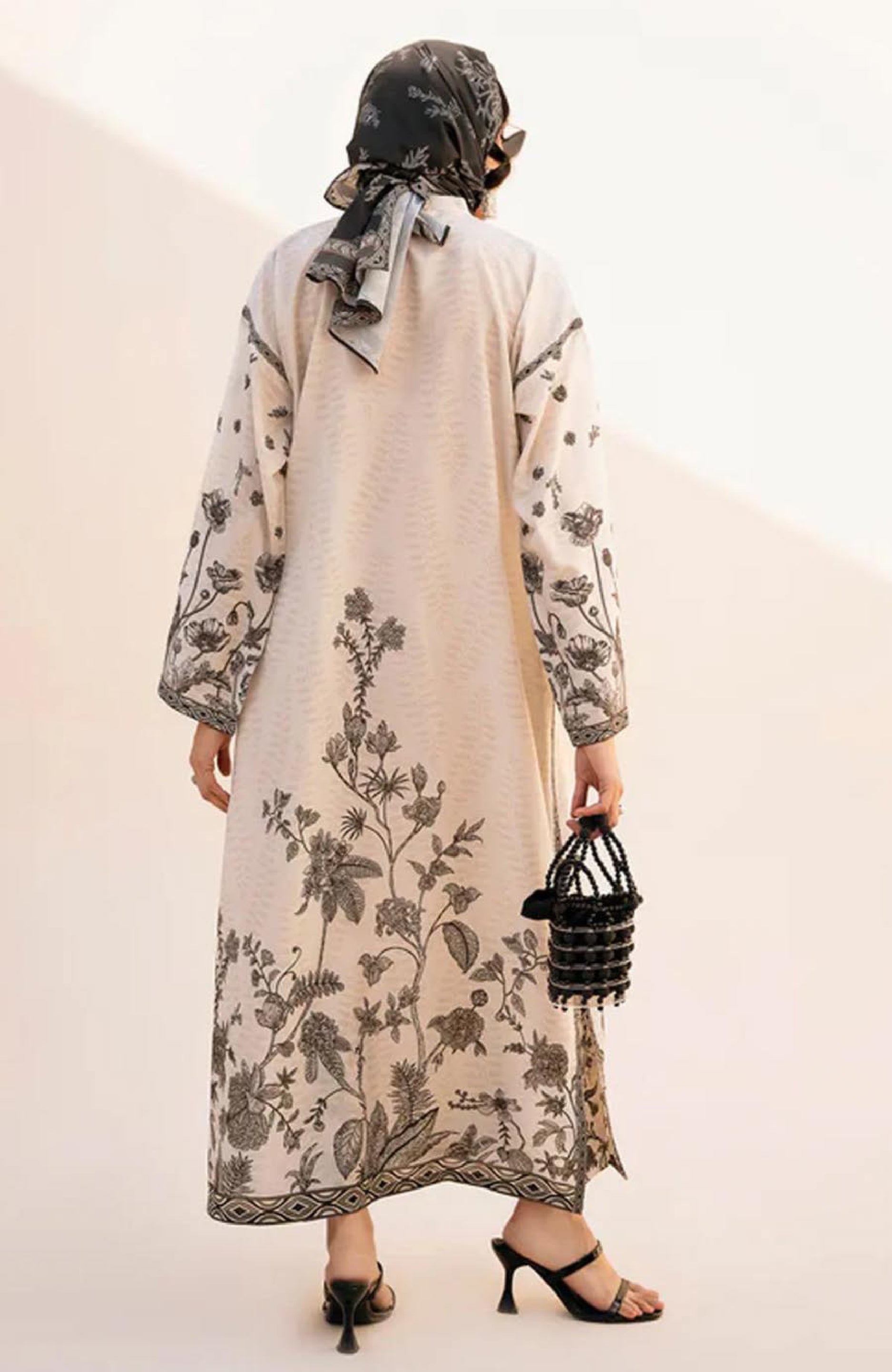 Khaadi Lawn – BANA DORA 2025 (Monochrome Floral 3-Piece Suit)