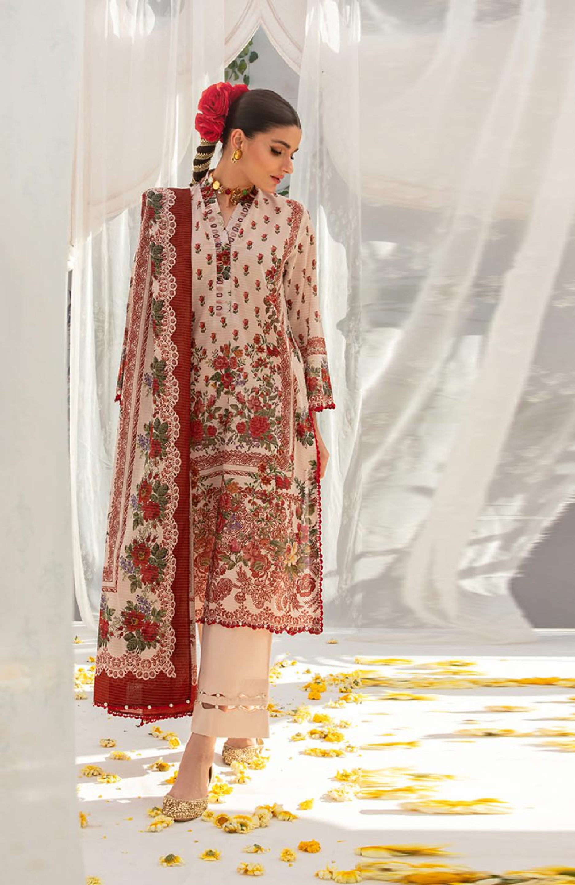Khaadi Lawn – BANA DORA 2025 (Blush Floral 3-Piece Suit)