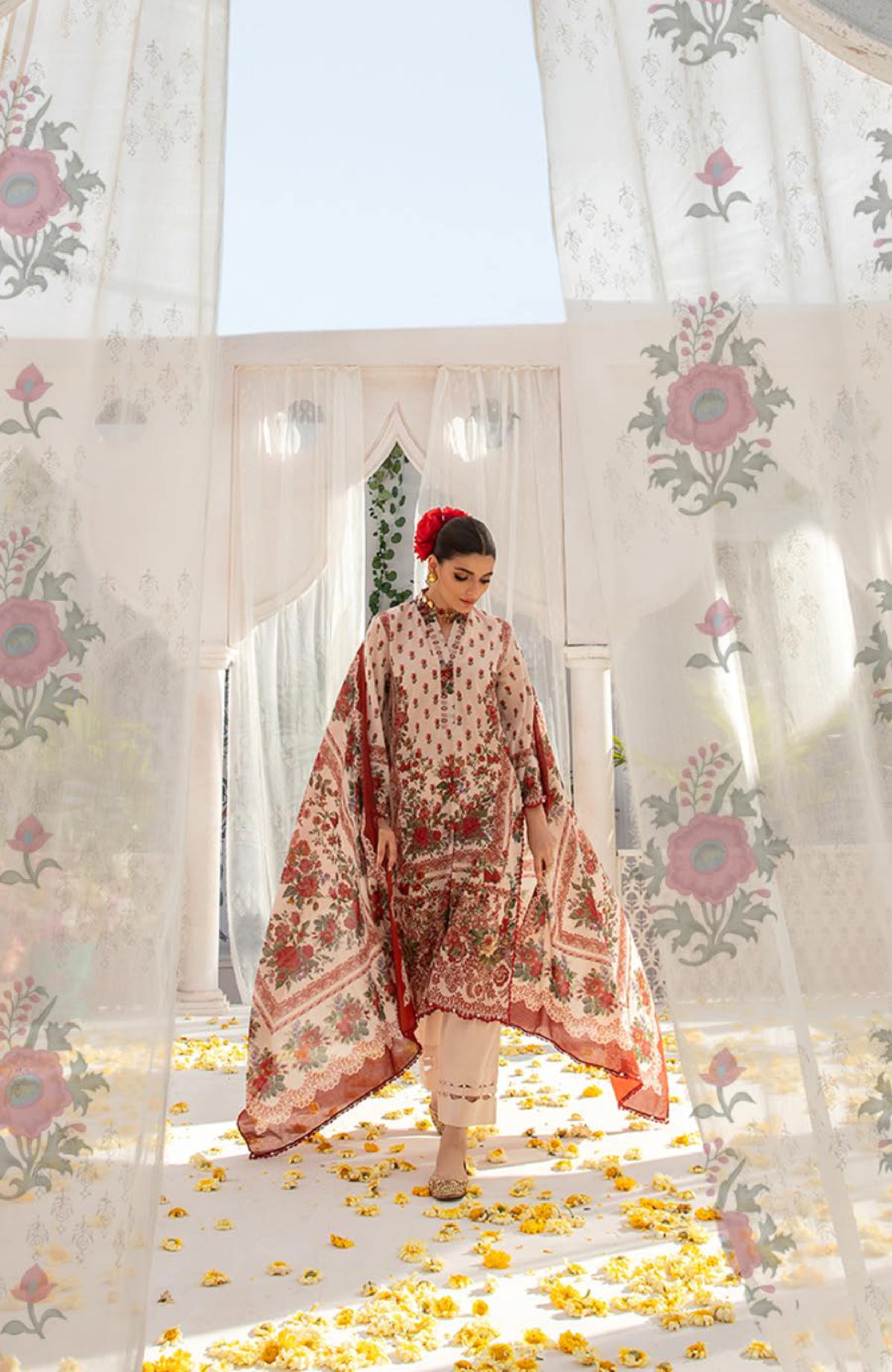 Khaadi Lawn – BANA DORA 2025 (Blush Floral 3-Piece Suit)