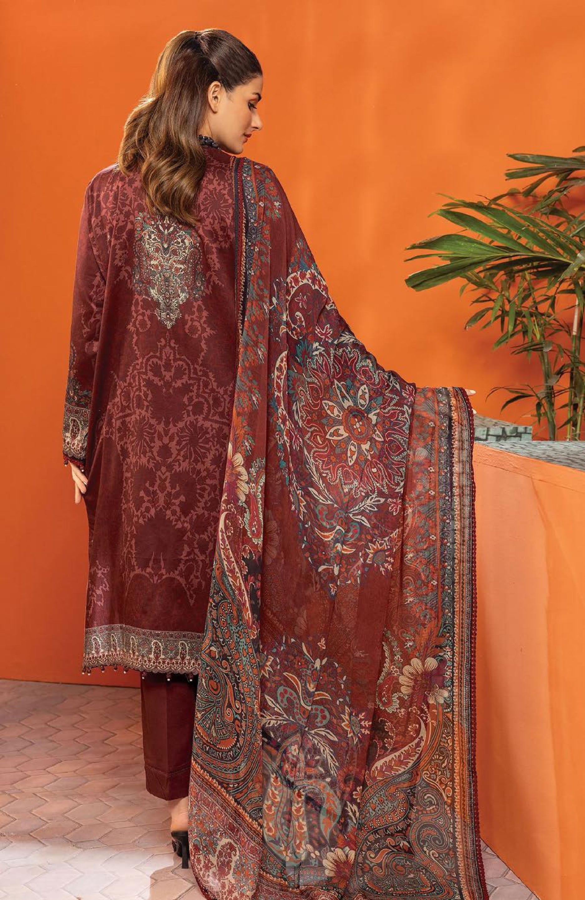 Khaadi Lawn – BANA DORA 2025 (Crimson Paisley 3-Piece Suit)