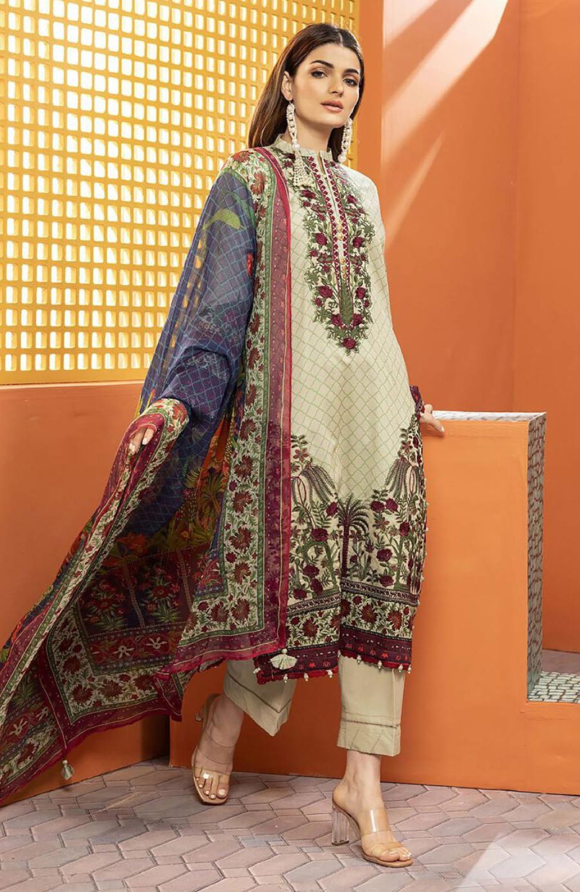 Khaadi Lawn – BANA DORA 2025 (Ivory & Maroon Gardenia 3-Piece Suit)