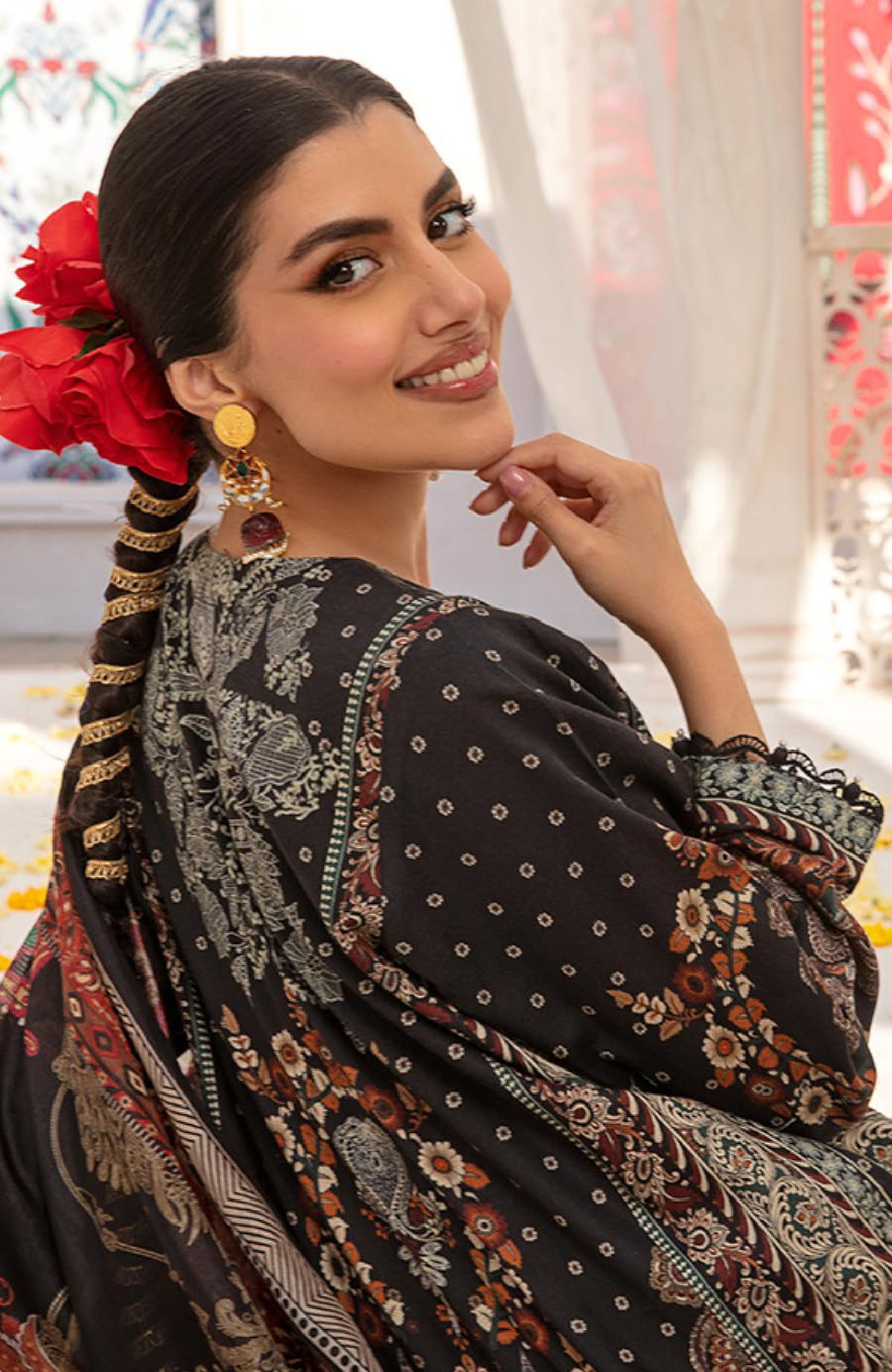 Khaadi Lawn – BANA DORA 2025 (Black &amp; Gold Ornate 3-Piece Suit)