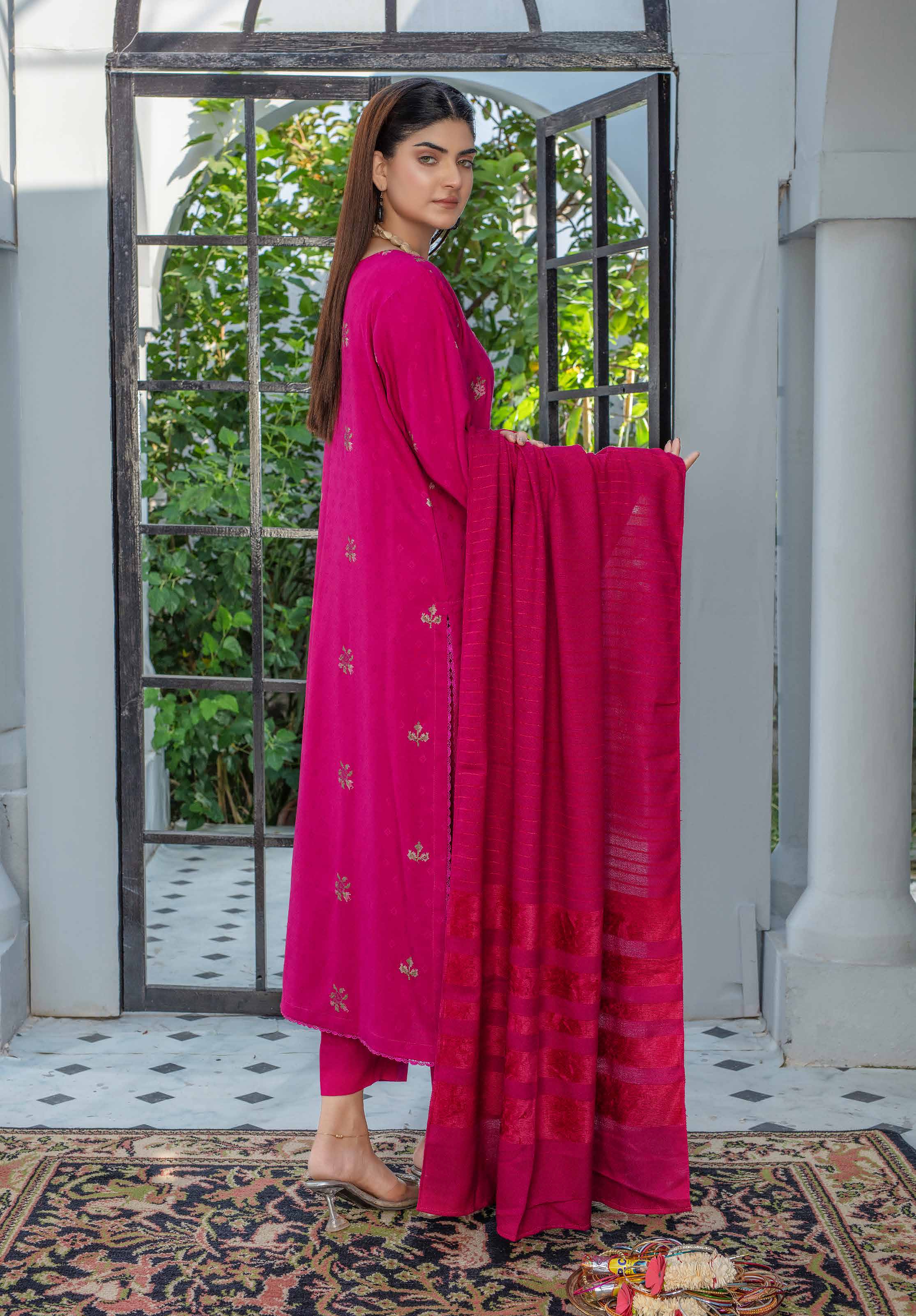 Rawayat by Khoobsurat Premium Leather with Valvet Wool Shawl (R-04)