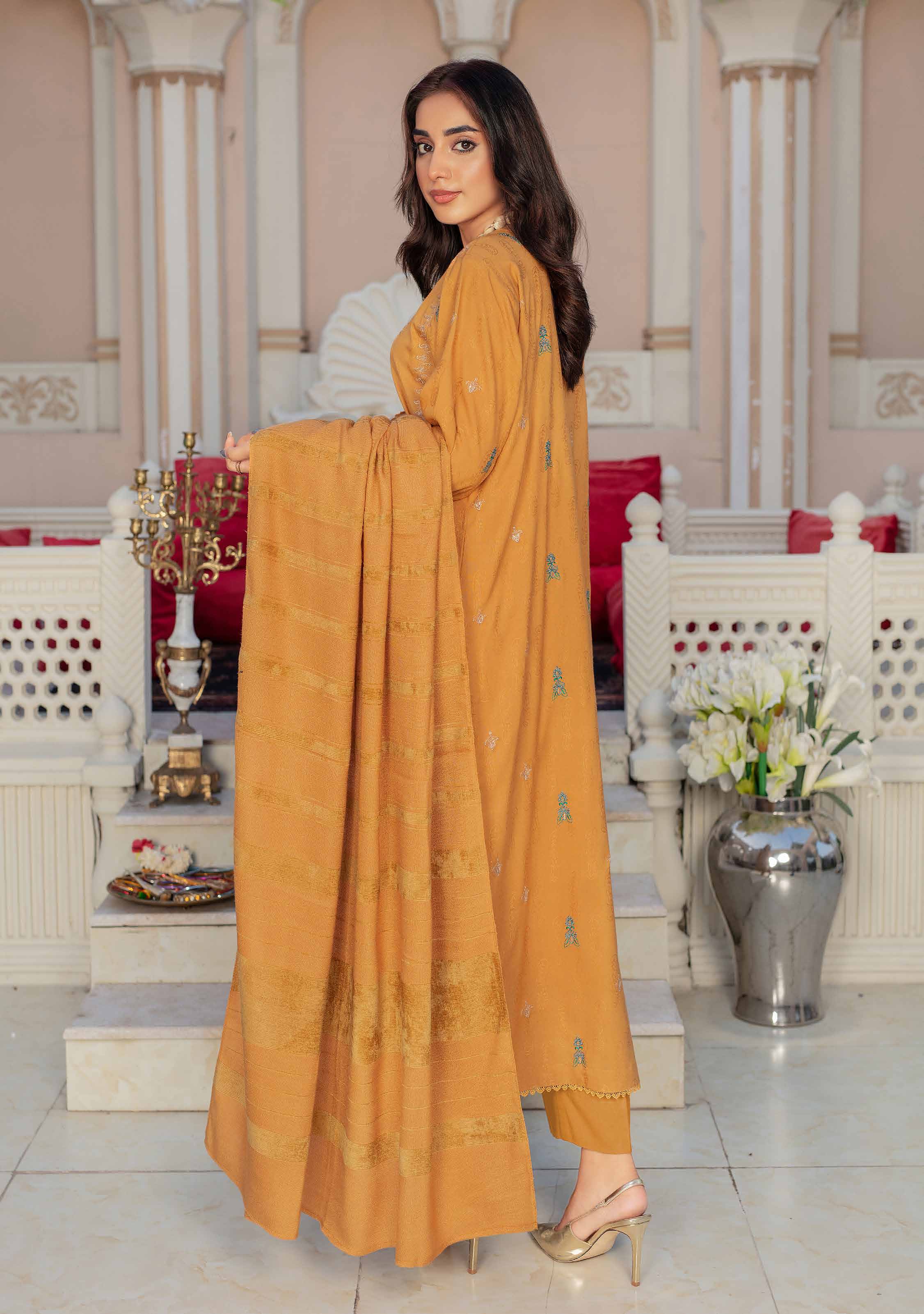 Rawayat by Khoobsurat Premium Leather with Valvet Wool Shawl (R-07)