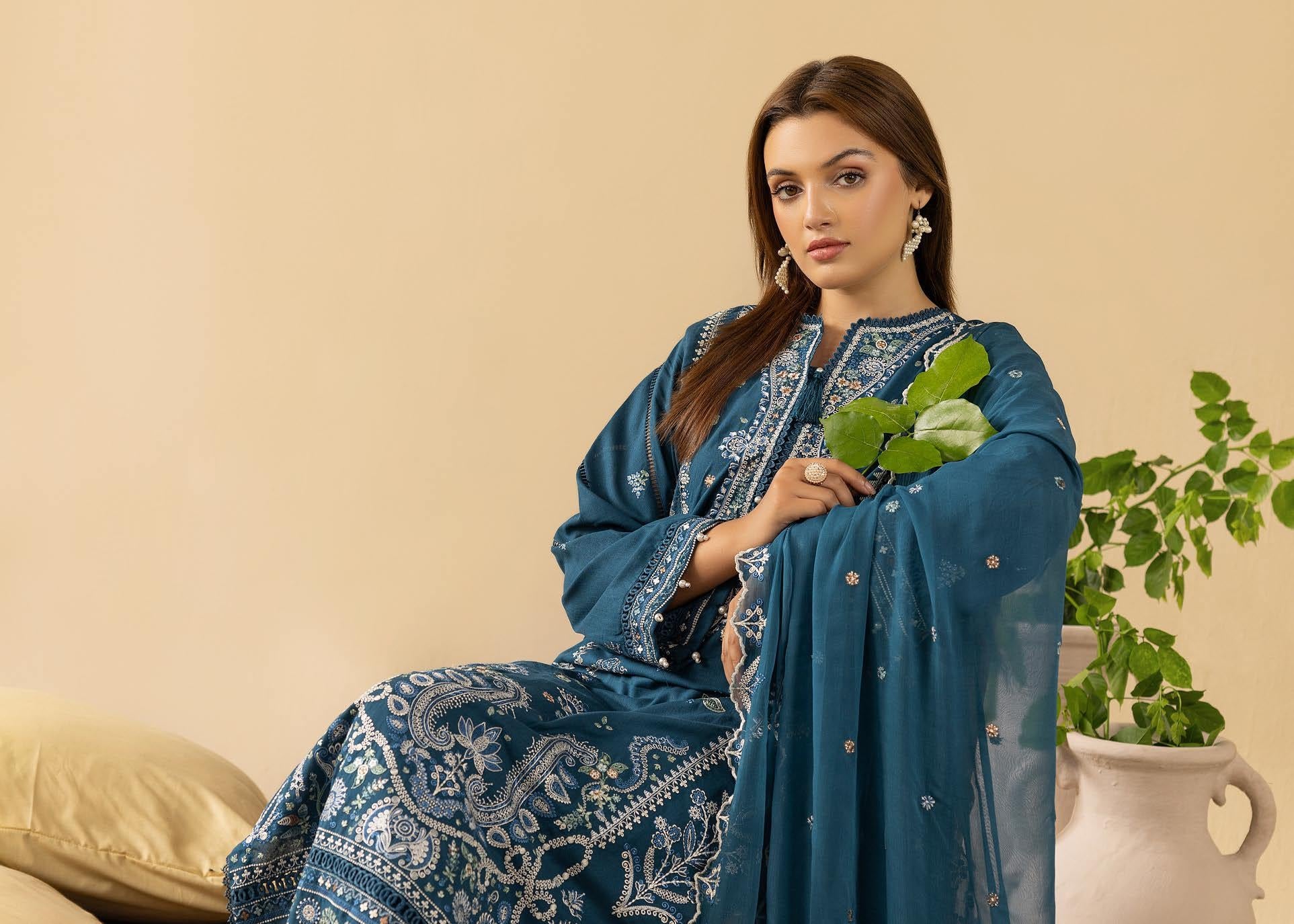 Shaamiyana Signature Karandi 3 Piece Suit (KS-301)