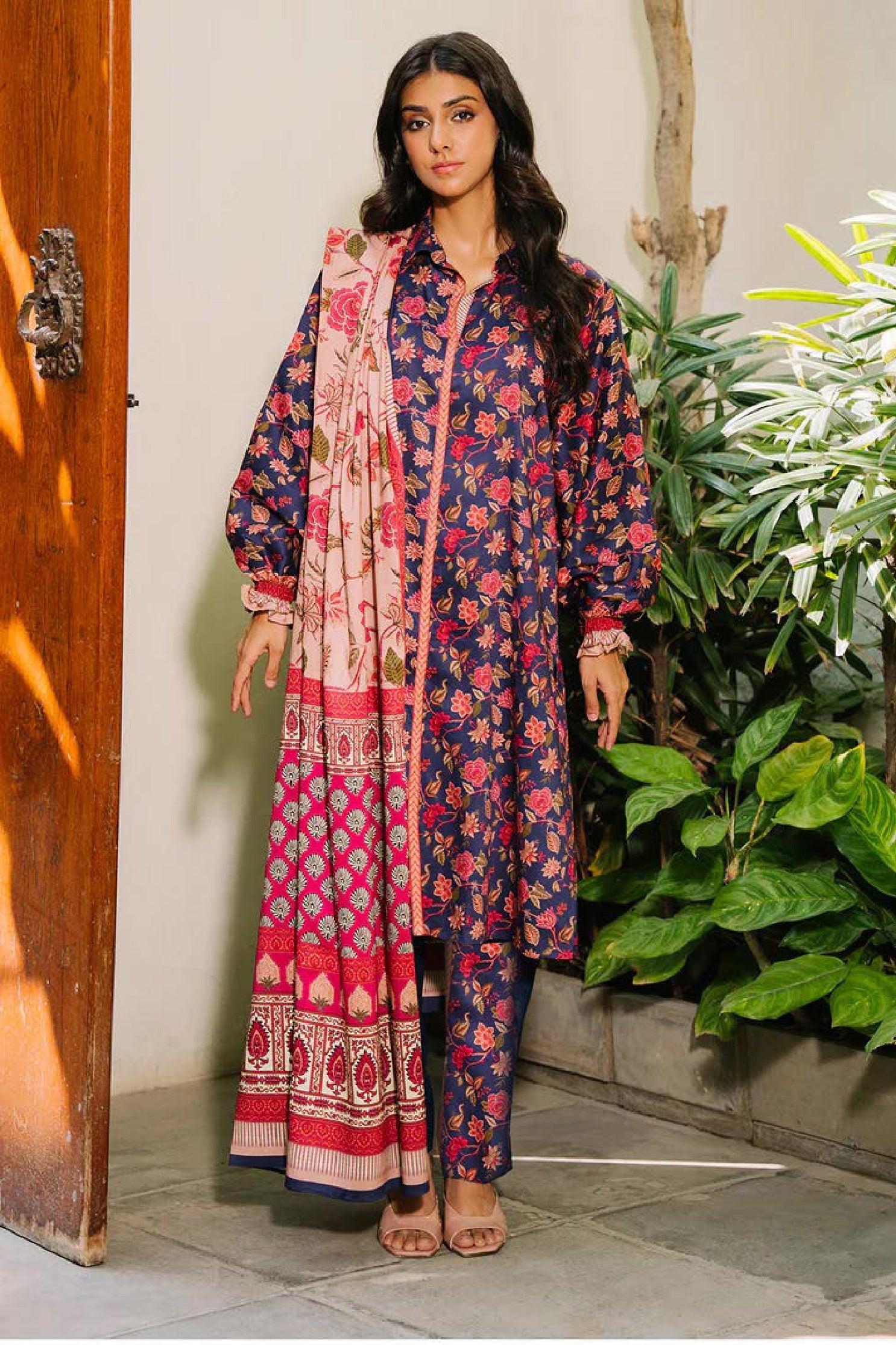 Zellbury Lawn – Bana Dora 2025 (Navy Floral 3-Piece Suit)