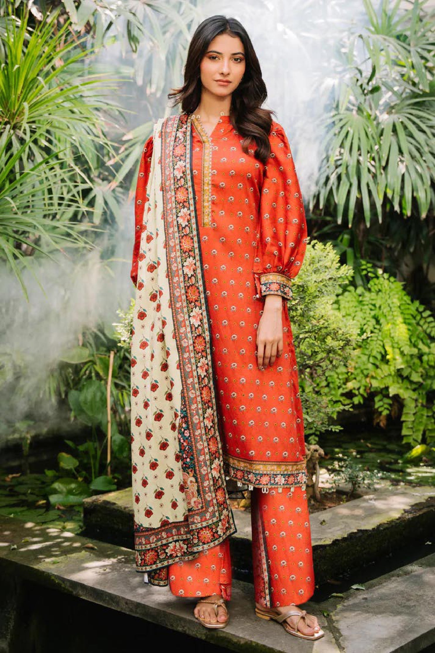 Zellbury Lawn – Bana Dora 2025 (Red & Cream Floral 3-Piece Suit)