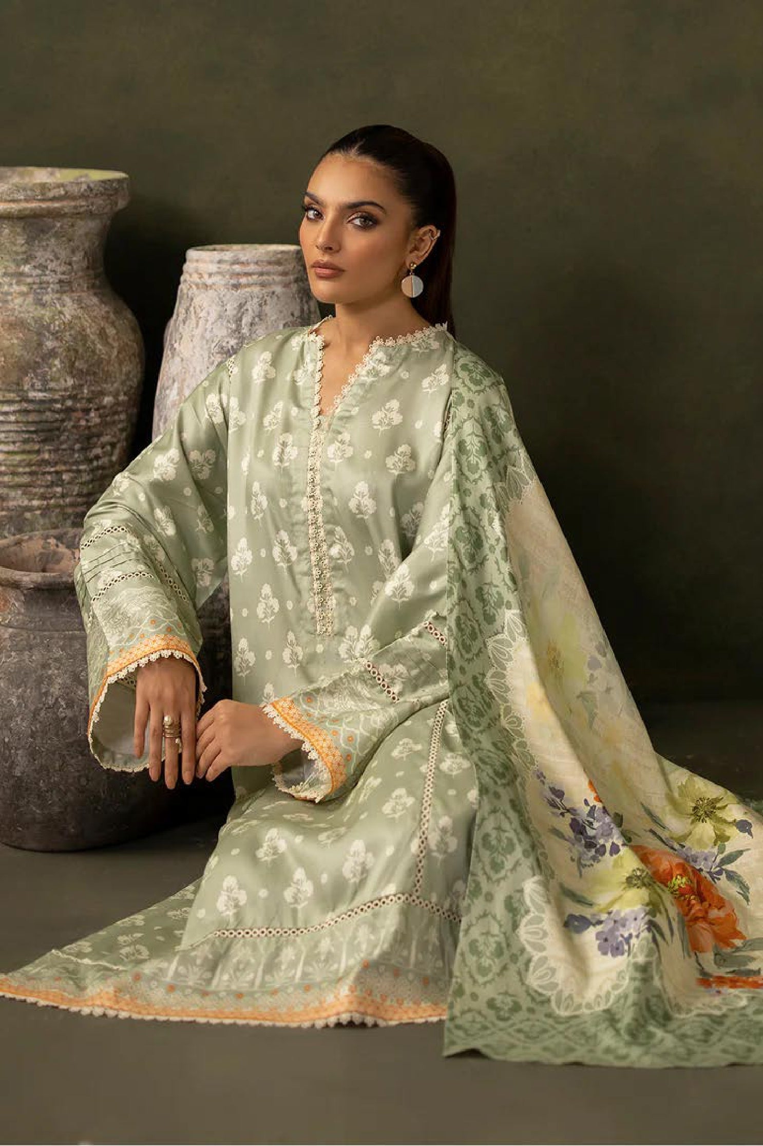 Zellbury Lawn – Bana Dora 2025 (Soft Green Floral 3-Piece Suit)