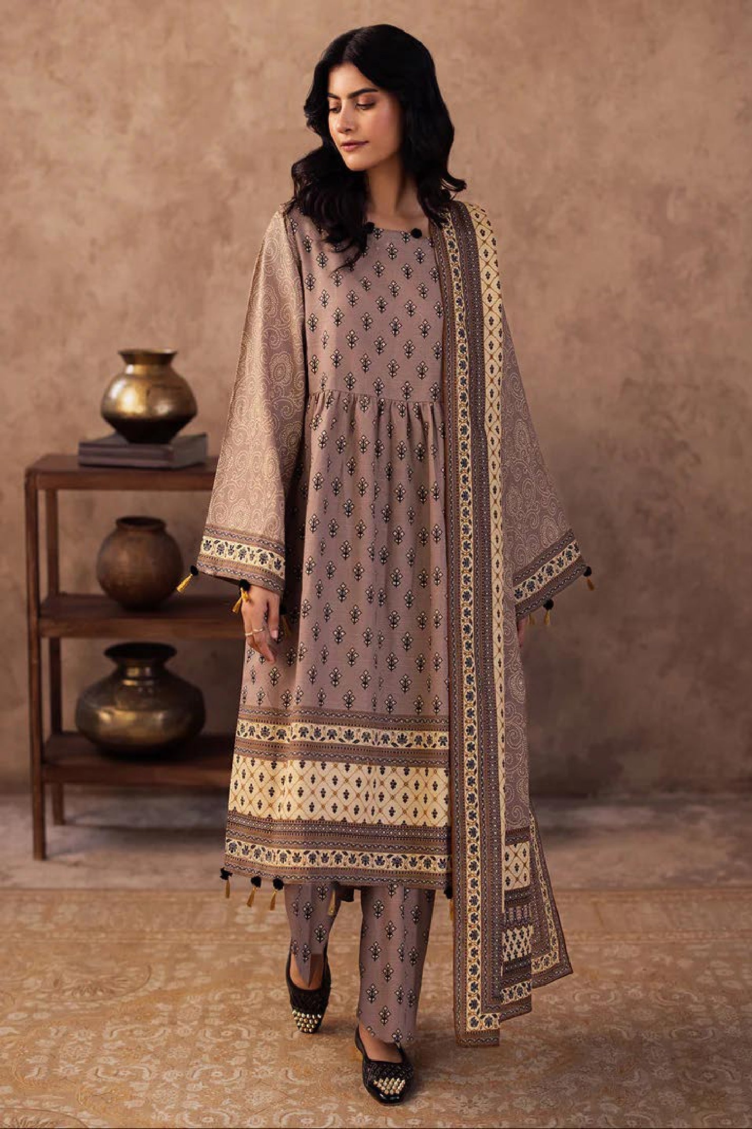 Zellbury Lawn – Bana Dora 2025 (Beige & Brown Ethnic 3-Piece Suit)